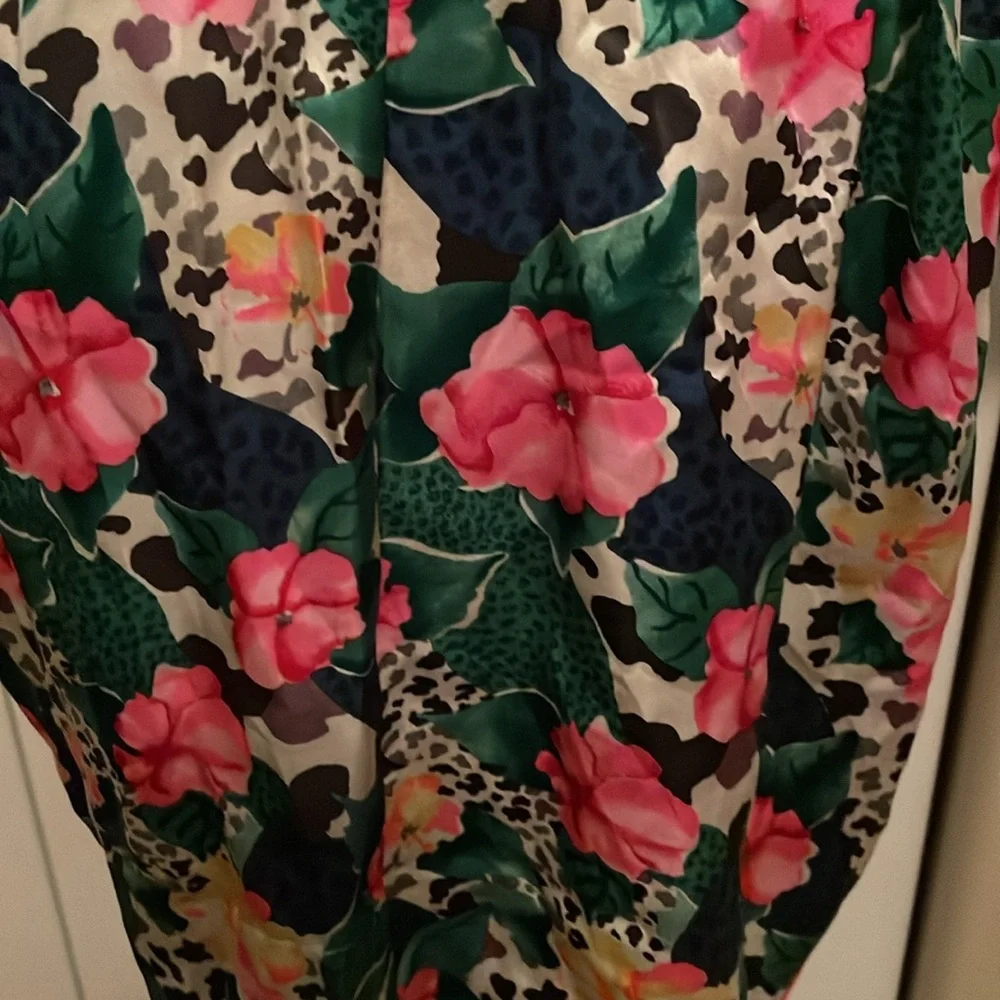 EUC Vintage Victorias Secret Gold Label 100% silk robe, floral & animal print OS - Picture 5 of 6